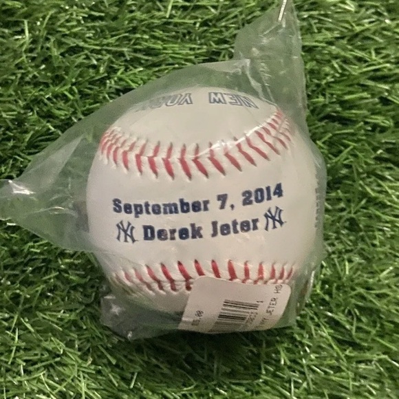 Derek Jeter Final Season Game Day. Sept. 7, 2014. Souvenir 5 Piece Box very rare - Picture 6 of 13